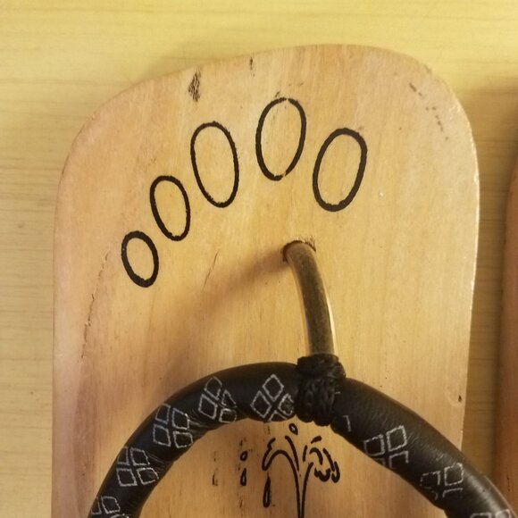 Wooden Flip-Flops - Picture 6 of 11